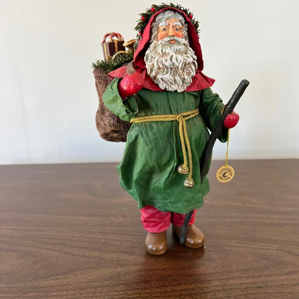 Possible Dreams Clothtique Original Santa Figurine Green Robe Red Hood Wreath